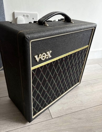 Vox pathfinder guitar - vox,
