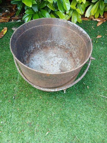 Large antique cast - large,