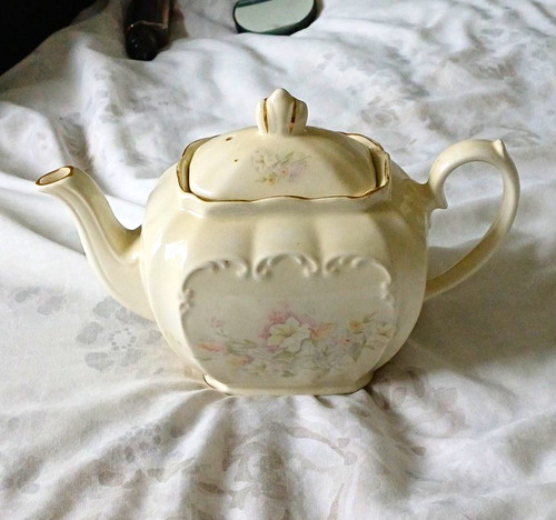 Sadler made england cream - in,