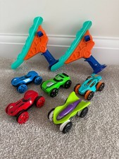 Hot Wheels - Splashdown 5 x Cars & 2 x Ramps Suction Cup - Bath Toy Child Fun