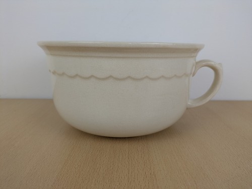 Vintage chamber pot - pot, off