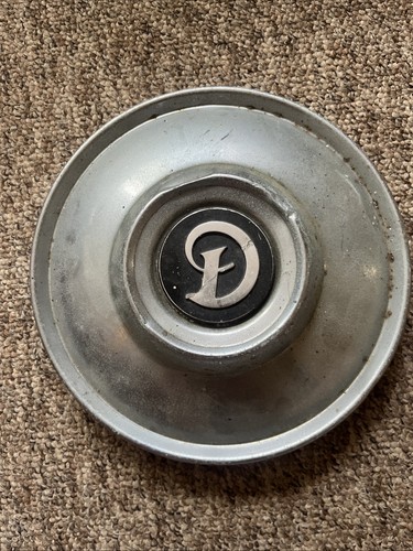 Vintage daimler metal hub - metal, cap