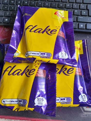 Cadbury flake chocolate bar - flake,