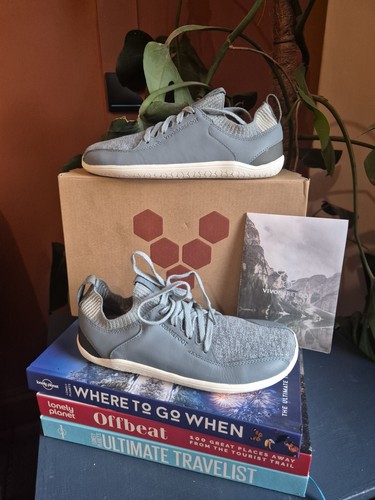 Brand new box vivobarefoot - brand,
