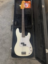 Classic Vibe Fender Squire P bass