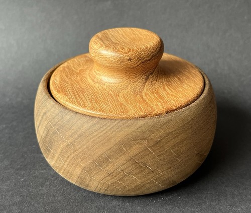 Vintage lidded wooden trinket - vintage,