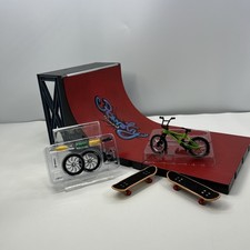 1 Half Pipe Ramp, 2x Finger