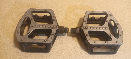 Mongoose metal platform pedals - platform,