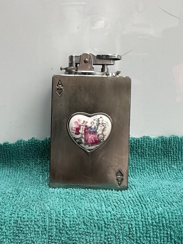 Collectible gas lighter with