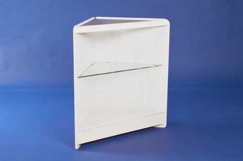 Glass open faced corner - open,