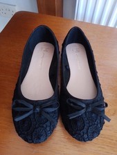 New. Atmosphere. Size 5. Flat Shoes