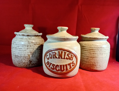 Presingoll pottery lidded - pottery,