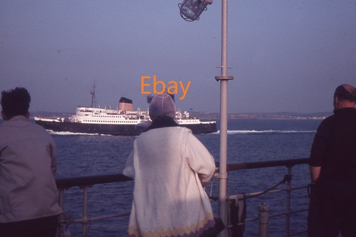35mm slide people on - -,