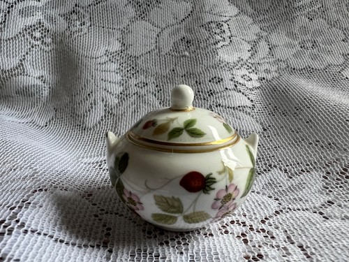 Wedgwood wild strawberry - wedgwood,