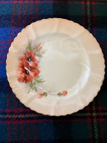 Beautiful antique round side - beautiful,