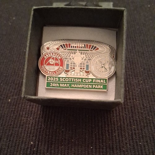 Aberdeen celtic pin - celtic,