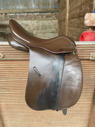 Fieldhouse saddle - 16.5”,