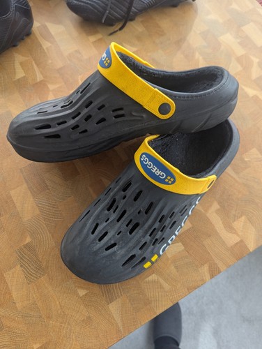 Greggs crocs limited - sz,