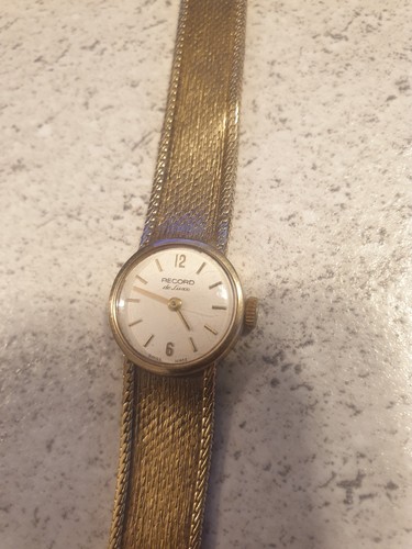 Record luxe gold watch - luxe,