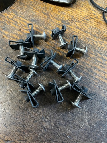 Roof bar fixing bolts - bar,