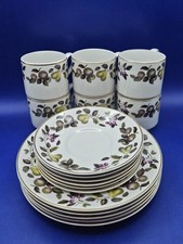 Vintage Retro Midwinter 6 x cup & saucer set + 5 side plates, apples and pears