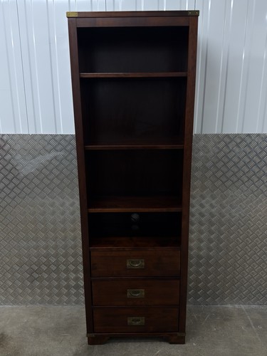 Laura ashley garrat - laura,