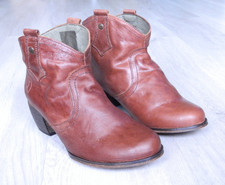 Red or Dead Mountain Womens