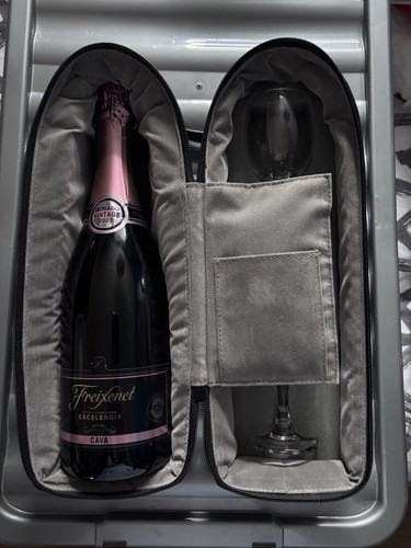 Padded wine bottle - carrier, 2
