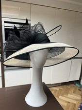 JACQUES VERT MOTHER OF THE BRIDE LARGE HAT RACES BLACK CREAM FEATHERS