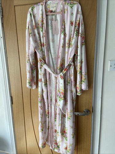 Laura ashley nwt dressing - laura,