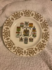 Paragon Cabinet Plate Depicting The Canada  Coat of Arms & Emblems