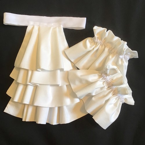 Jabot cravat and wrist cuffs