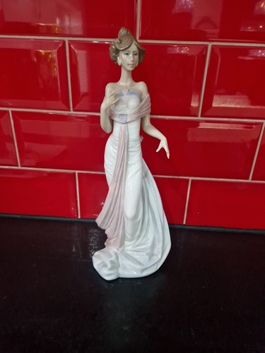 Lladro figurine 6366 summer - lladro,