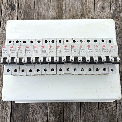 Wylex amp mcb x15 - 6,