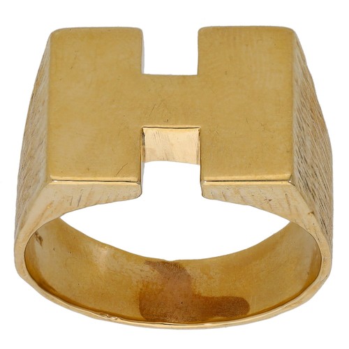 9ct gold ring 86g initial - 9ct, h