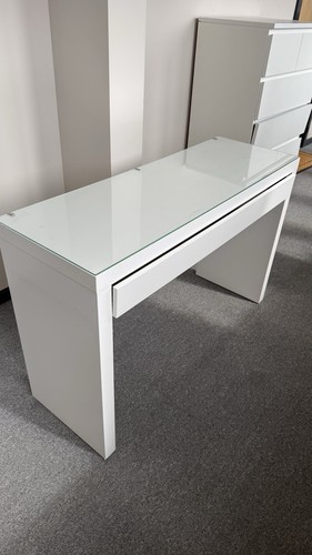 White glass top - top, table