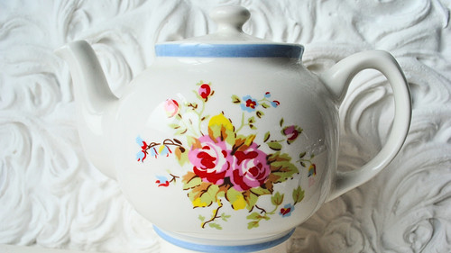 Kath kidston floral teapot - kidston,