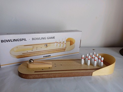 Wooden mini bowling game - game, table