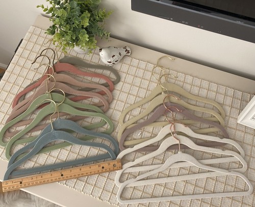Huggable hangers child - huggable, child’s