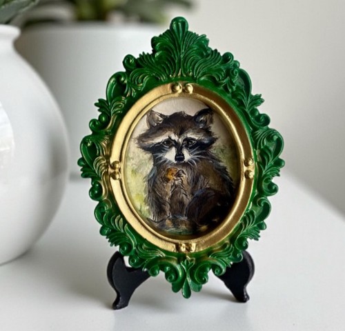 Raccoon holding cookie mini - raccoon,