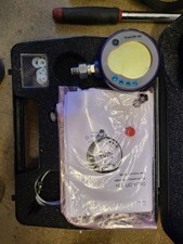 Druck DPI 104 Pressure Gauge And Druck PV211 Pump