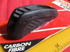 Ronstan V Cleat for 3 to 5mm diameter ropes – Teflon Impregnated - RF5100 - New