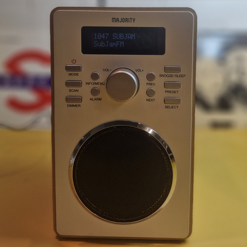 Majority portable radio - majority,