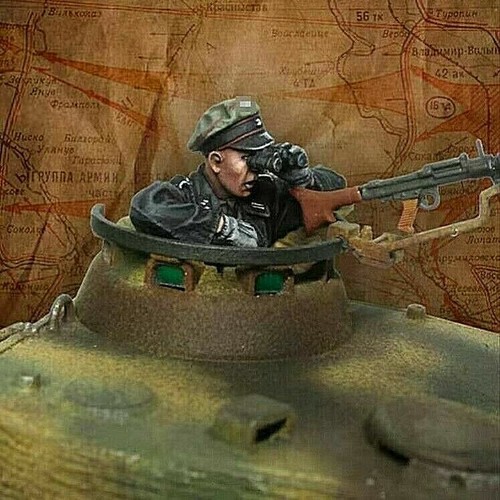 Unpainted german soldier - unpainted, 1/35