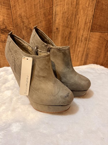 Red herring taupe - red,