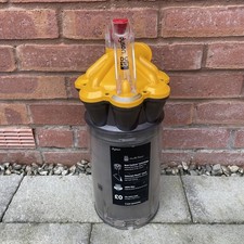 Dyson Dc33 Cyclone And Bin Yellow-Needs a small clean