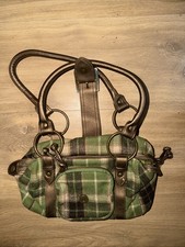 Green Plaid Shoulder Bag with Bronze Hardware – Casual Tartan Style Handbag