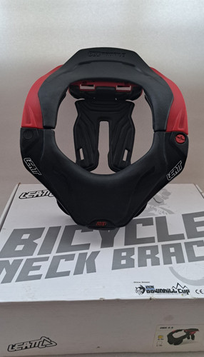 Leatt neck brace dbx s - leatt, 5.5
