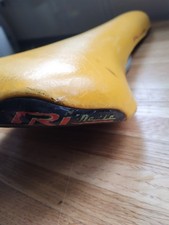 Selle Italia Trimatic Sadle Yellow