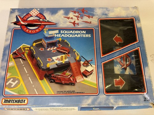 Matchbox red arrows squadron - red,